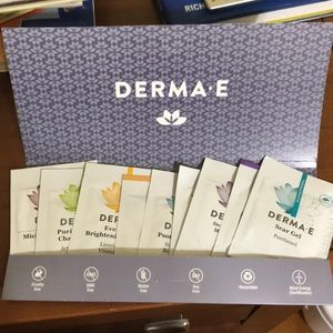 Derma E Pack of 9 Samples